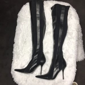 🔥🔥🔥Victoria Secrets Black Over Knee High Boots